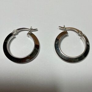 HANN Sterling Silver V Shaped Hoop Earrings. 7/8 inch diameter